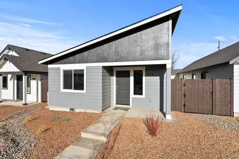 4083 SW Obsidian Pl, Redmond, OR 97756