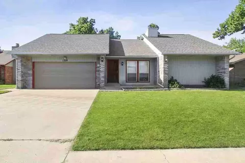1329 W Cedarbrook Ln, Oklahoma City, OK 73170