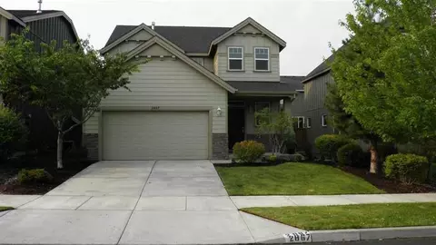 2867 NE Sedalia Loop, Bend, OR 97701