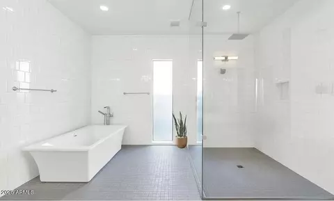 812 E Summerside Rd #NA, Phoenix, AZ 85042