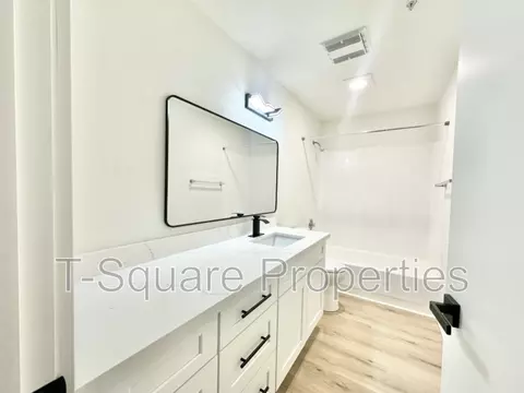 7041 S 116th Pl #206, Seattle, WA 98178