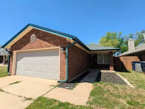 1005 Valley Ct, Edmond, OK 73012