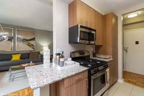 1204 S Washington St, Alexandria, VA 22314