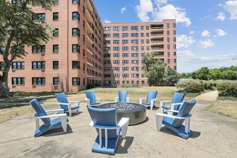 1204 S Washington St, Alexandria, VA 22314