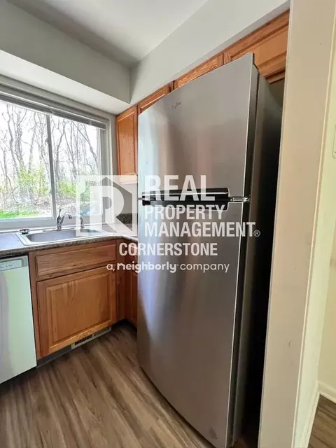 5735 E G Ave #4, Kalamazoo, MI 49004
