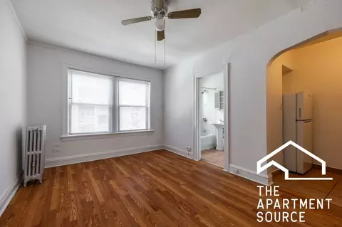 1135 W Lunt Ave #209, Chicago, IL 60626
