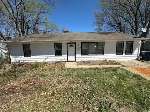 8504 Ruskin Way, Kansas City, MO 64134