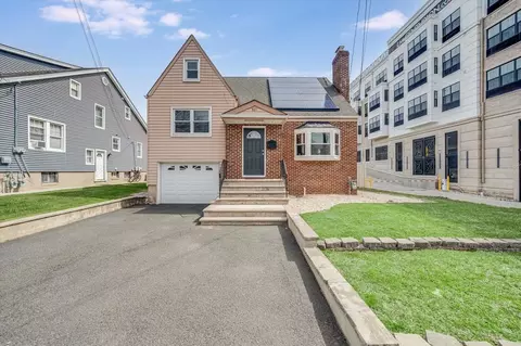981 Johnson Pl, Union, NJ 07083
