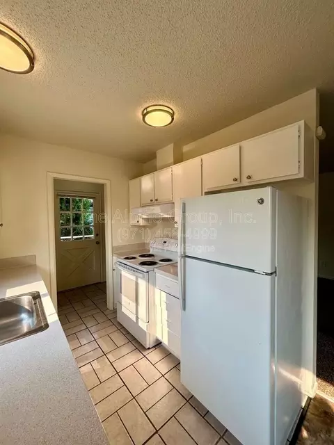 6041 SW Valley Ave, Beaverton, OR 97008