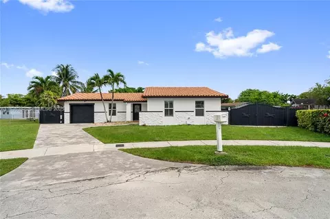 13611 SW 77th St, Kendale Lakes, FL 33183