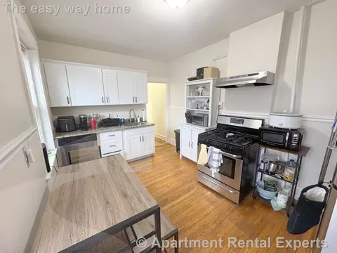 489 E Broadway #3, Boston, MA 02127