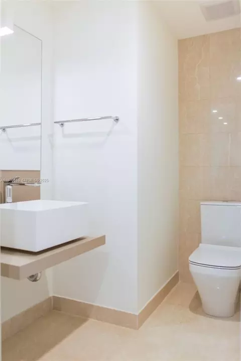 1000 Brickell Plz #2910, Miami, FL 33131