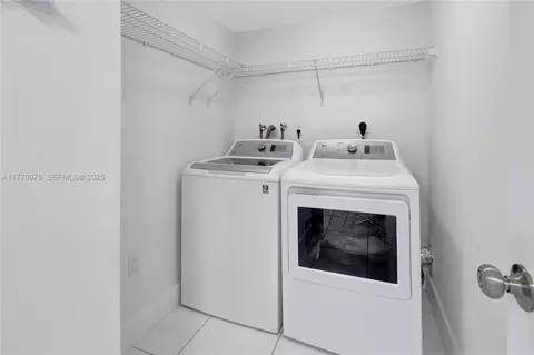 15638 SW 91st Ln, Miami, FL 33196