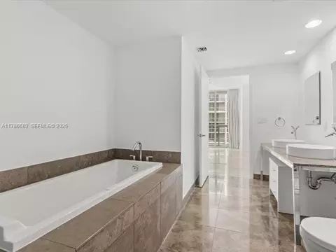 495 Brickell Ave #3910, Miami, FL 33131