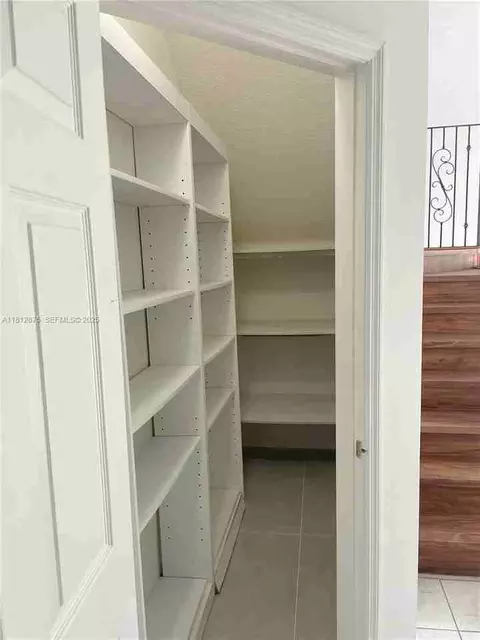 1320 NW 185th Ave, Pembroke Pines, FL 33029