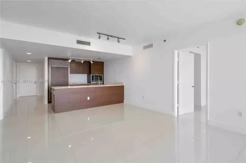 475 Brickell Ave #2607, Miami, FL 33131