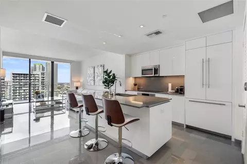 68 SE 6th St #2306, Miami, FL 33131