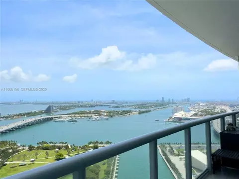 888 Biscayne Blvd #4012, Miami, FL 33132