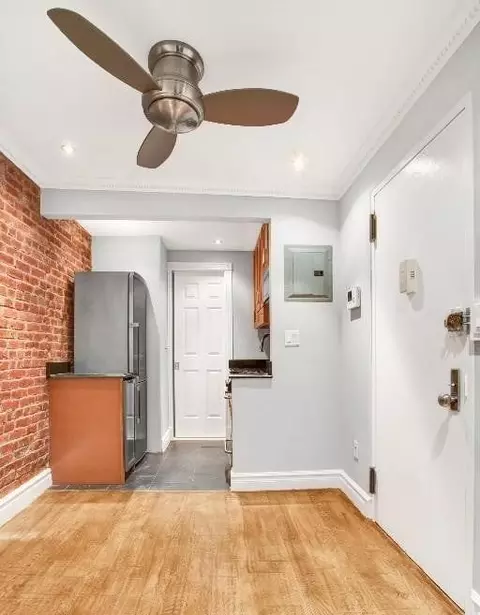 345 W 53rd St #3C, New York, NY 10019