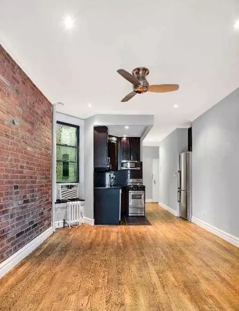 250 Mott St #7, New York, NY 10012