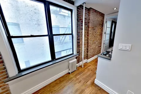 416 E 13th St #1A, New York, NY 10009