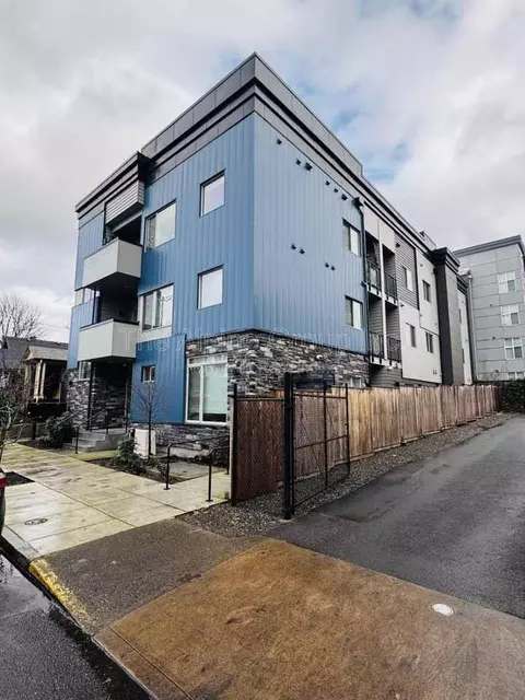1524 NE 40th Ave #105, Portland, OR 97232