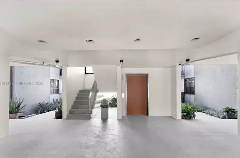 1101 SW 122nd Ave #406, Tamiami, FL 33184