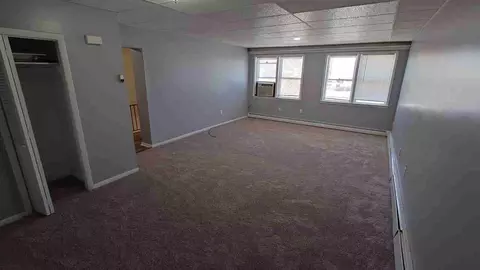 18 S Forklanding Rd, Maple Shade, NJ 08052