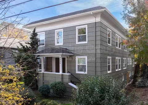 2256 NW Overton St #7, Portland, OR 97210