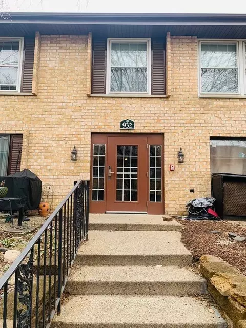 932 Westbrooke Way, Hopkins, MN 55343