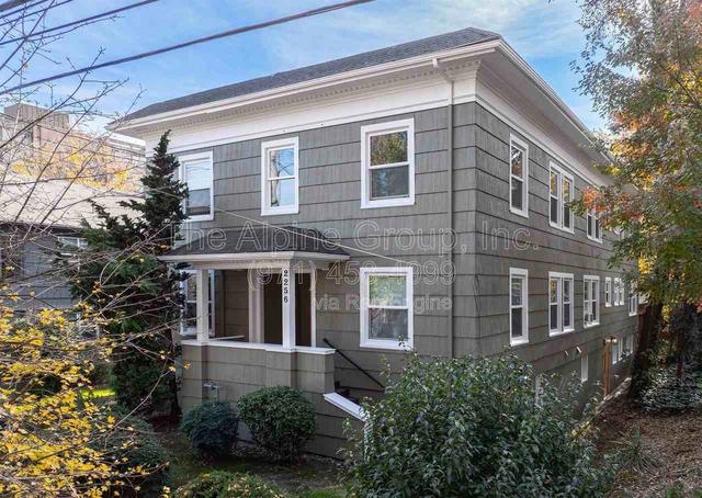 2256 NW Overton St #2, Portland, OR 97210