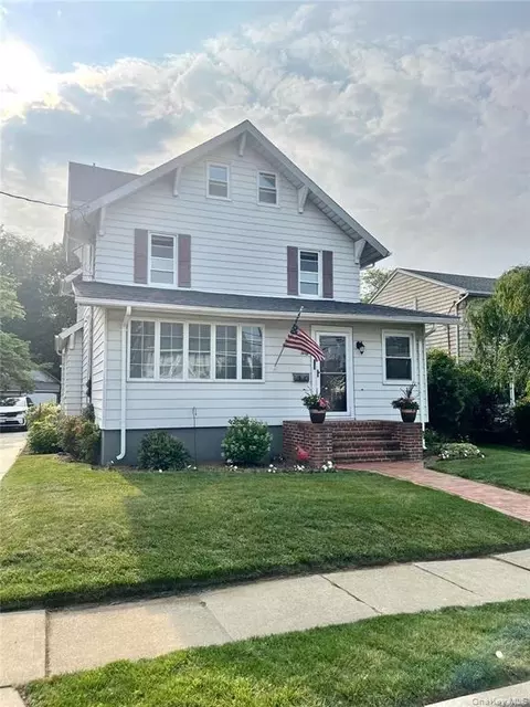 40 Southard Ave, Rockville Centre, NY 11570