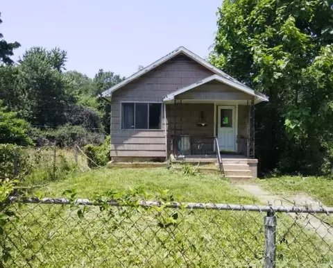 4521 Oakwood Ave, Pine Lawn, MO 63121