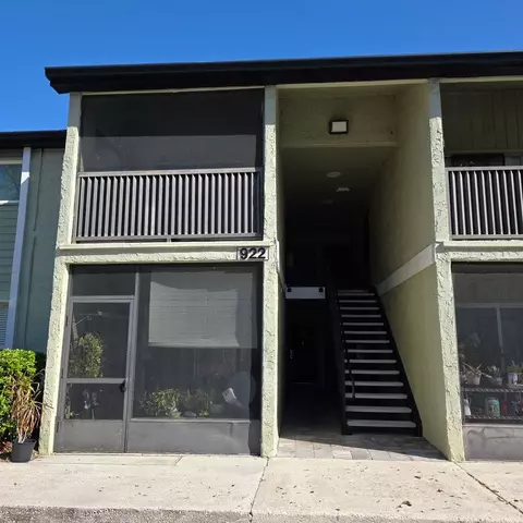 922 Lake Destiny Rd, Altamonte Springs, FL 32714