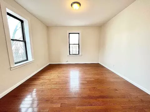 102-45 Corona Ave #R3D, Corona, NY 11368