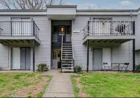 702 Farmhurst Dr #N, Charlotte, NC 28217