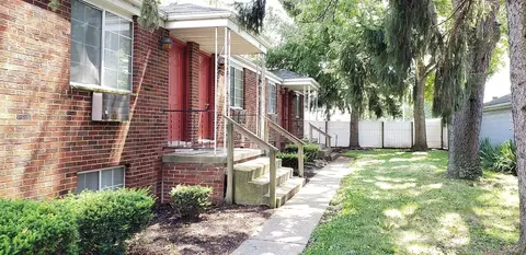 1807 Ferndale Rd NW #8, Canton, OH 44709