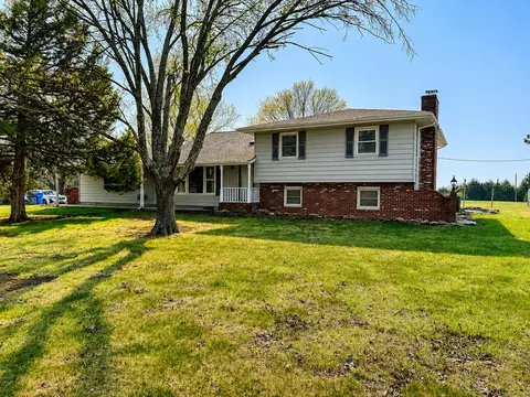 6239 SW Wanamaker Rd, Auburn, KS 66402