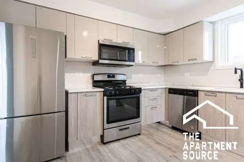 7621 N Sheridan Rd #1B, Chicago, IL 60626