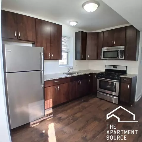 4876 W Armitage Ave #2R, Chicago, IL 60639