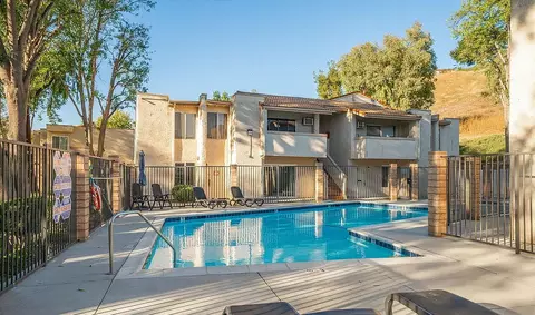 28915 Thousand Oaks Blvd, Agoura Hills, CA 91301
