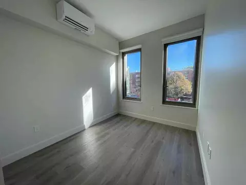 77 Commercial St #403, Brooklyn, NY 11222