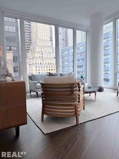 Undisclosed, New York, NY 10017