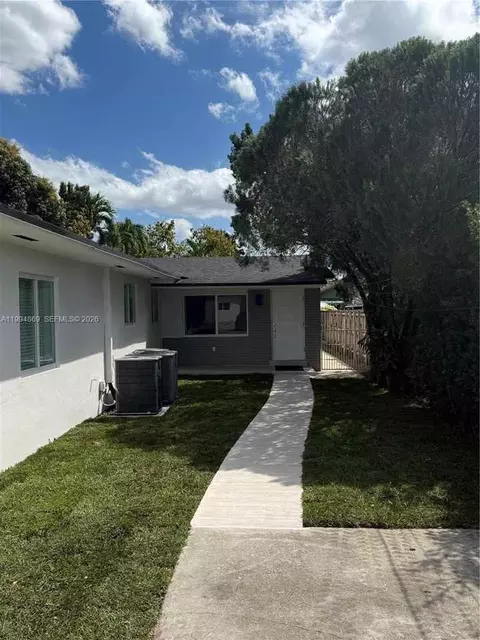 7314 SW 22nd St, Coral Terrace, FL 33155