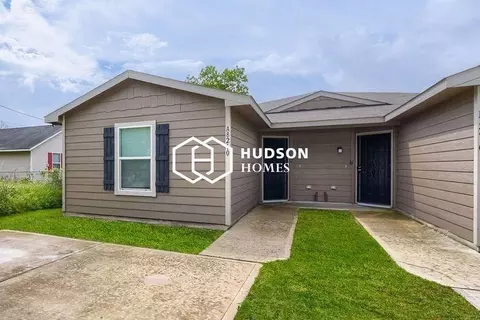 8210 Hanna St #A, Houston, TX 77028