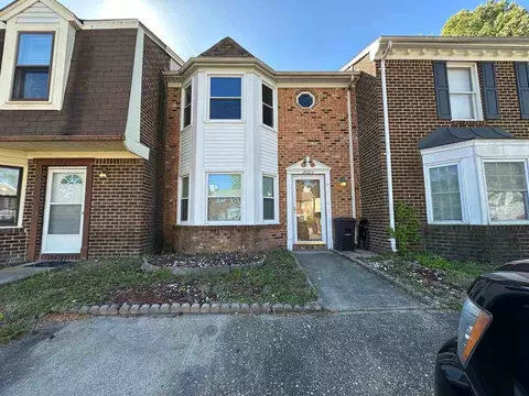 2023 Candlelight Dr, Chesapeake, VA 23325