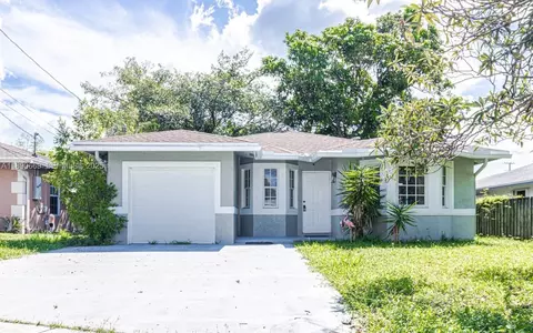 116 NW 6th Ave, Dania Beach, FL 33004