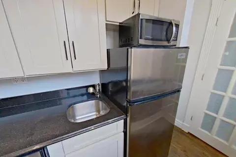 410 E 13th St #6A, New York, NY 10009
