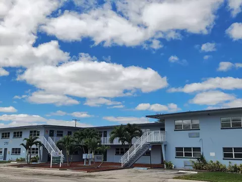 2701 Avenue E, Riviera Beach, FL 33404