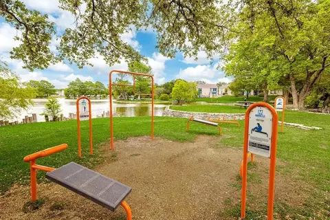 4031 Thousand Oaks Dr, San Antonio, TX 78217
